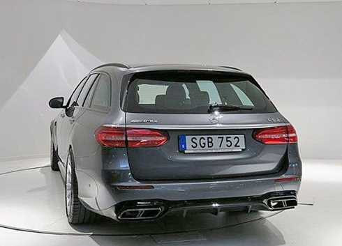 Gråmetallic Mercedes Benz AMG E 63 S T 4MATIC stulen i Halmstad
